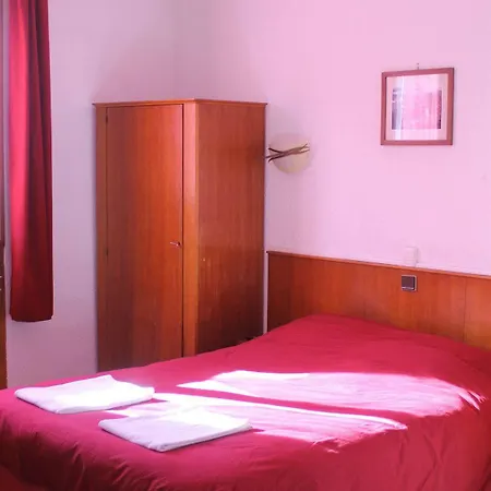 Des Allies Hotell *